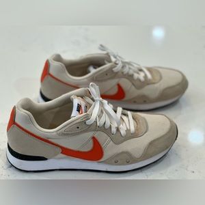 Nike Venture Runner 10.5 Great condition